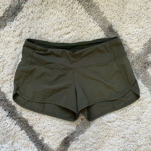 Lululemon shorts size 4